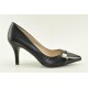 High heel pumps in black colour by Veneti